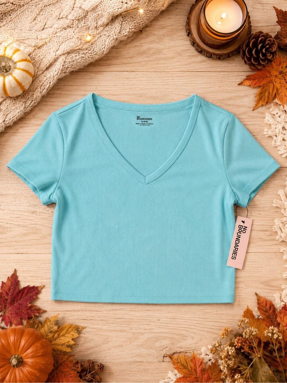 No Boundaries Women’s M 8-10 Aqua Ribbed V Neck Crop Top Short Sleeve NWT